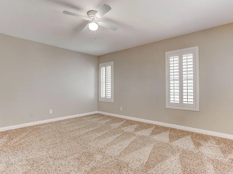 809 Royal Birch Ln — Photo 41