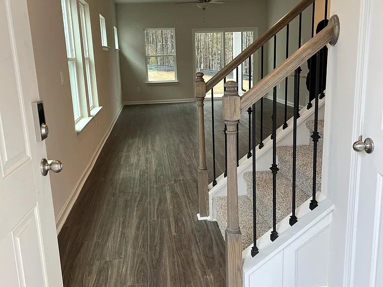 334 Wells Cir — Photo 3