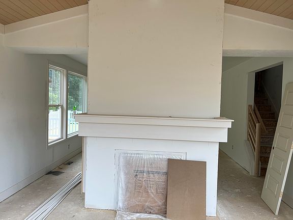 3rd image of 899 Waters Bluff Dr