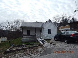 135 Democrat Hl, Olive Hill, KY 41164