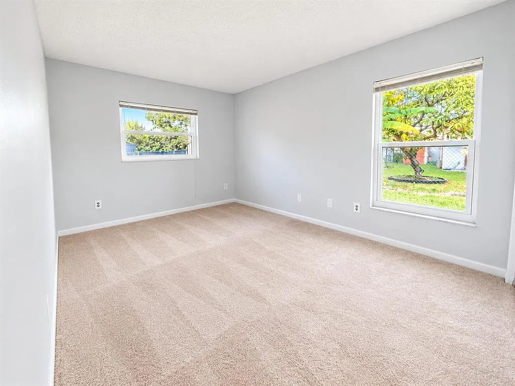3 bed, 7956 sqft, $3,500 — Photo 2