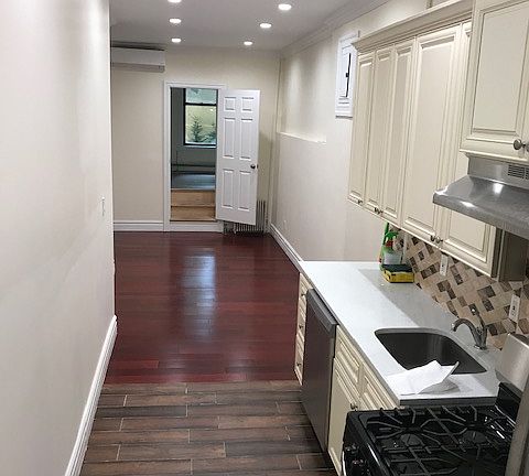 5th image of 165 Bleecker St APT A