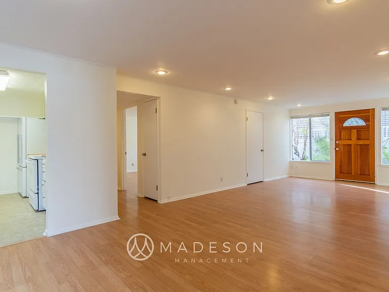 615 Main St — Photo 3