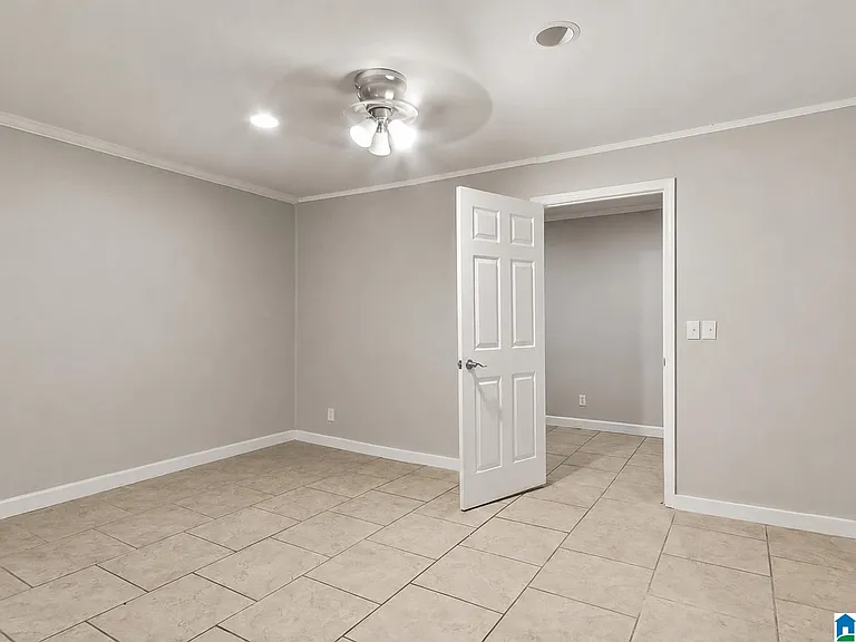243 Cedar Crst — Photo 9