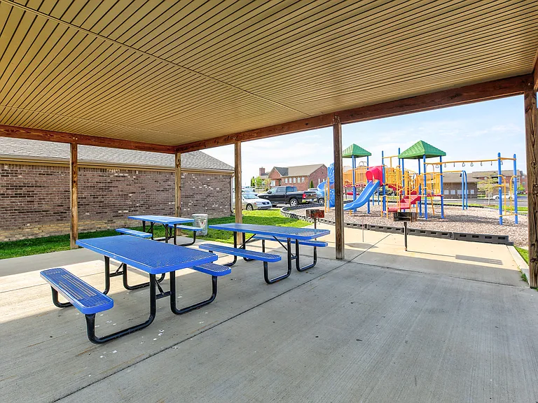 Shelby Oaks Apartments — Photo 10