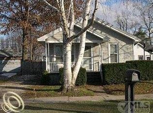 709 Saint James St, Marysville, MI 48040