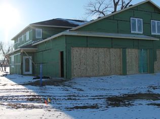 5822 Misty Waters Dr, Bismarck, ND 58503