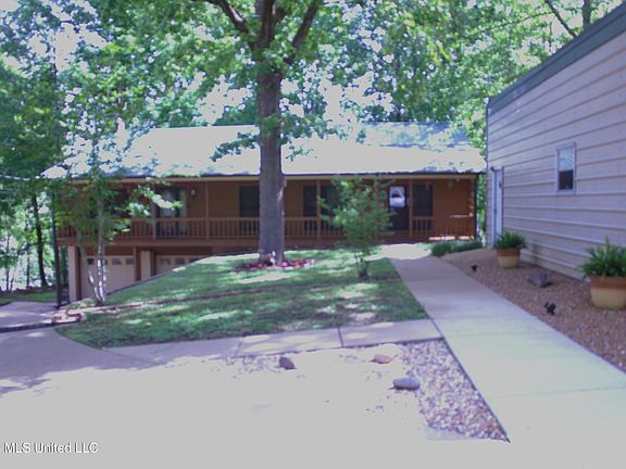 3rd image of 494 Lakeview Dr