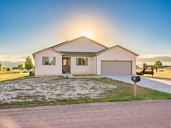 955 S Los Charros Dr, Pueblo West, CO 81007