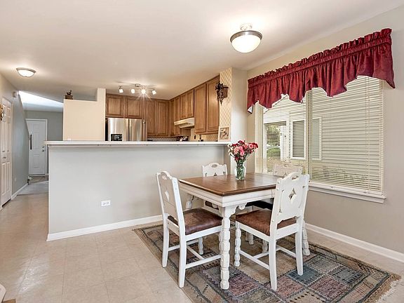 4th image of 2416 Mayfield Dr
