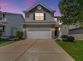 209 Pecan Bluffs Dr, Wentzville, MO 63385