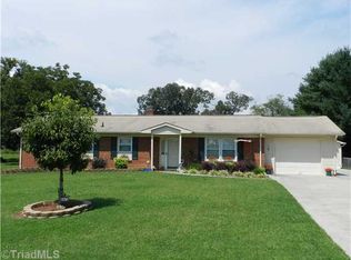 170 Edgewood Ln, Lexington, NC 27295