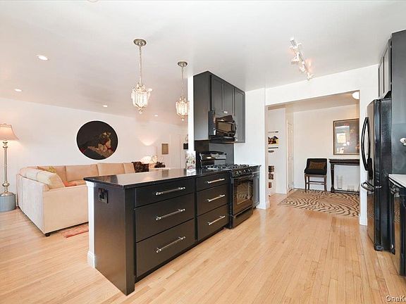 5th image of 25 CANTERBURY Road #3-H