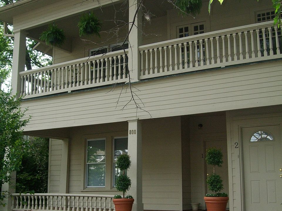 Street View: Private Balcony