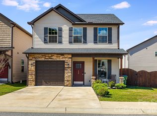 486 Cardwell Ln, Fletcher, NC 28732