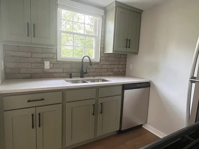 7918 Roderick Dr — Photo 4