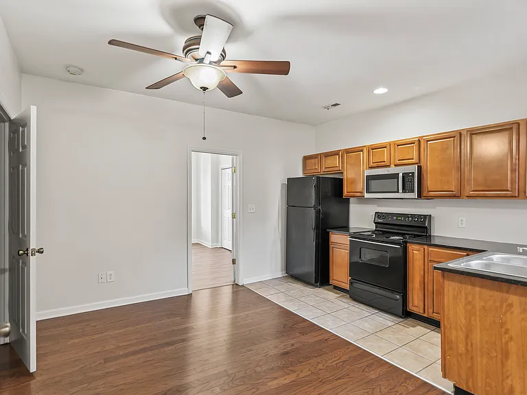 70 Morris St #3E — Photo 3