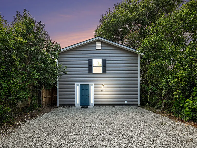 2713 Sunrise St.