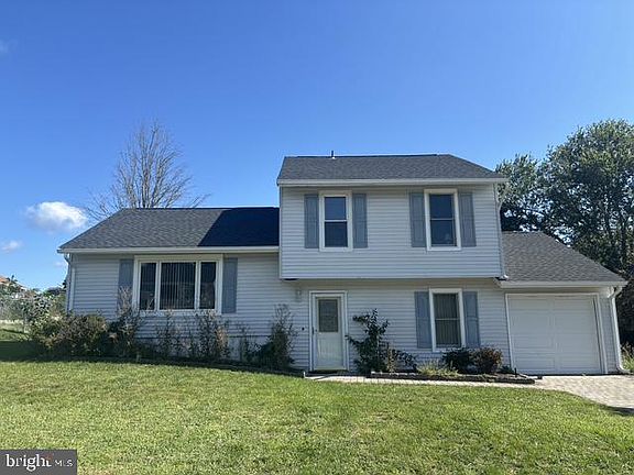 2nd image of 48 Georgetown Blvd