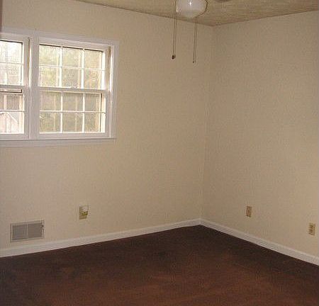 5th image of 222 Foothill Dr