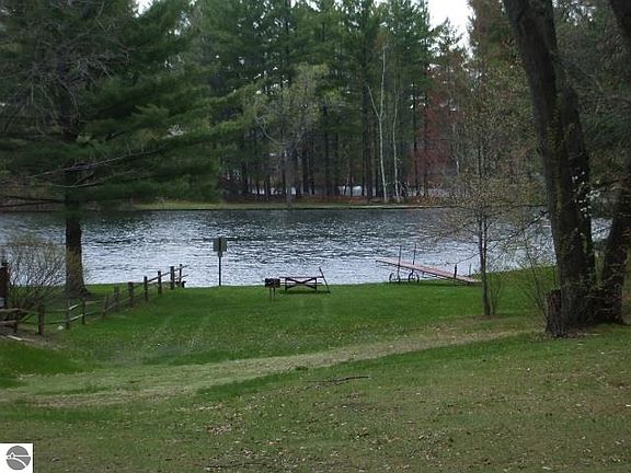 2nd image of 1847 N Ogemaw Trl
