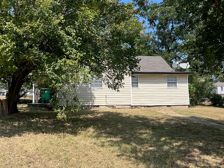 301 N Grant Ave — Photo 12