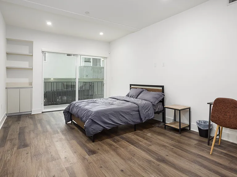 1515 Colby Ave — Photo 48