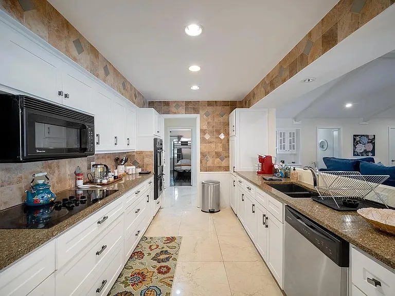 9652 Arborhill Dr — Photo 9