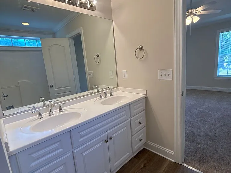 4401 Stephen Oaks Way — Photo 9