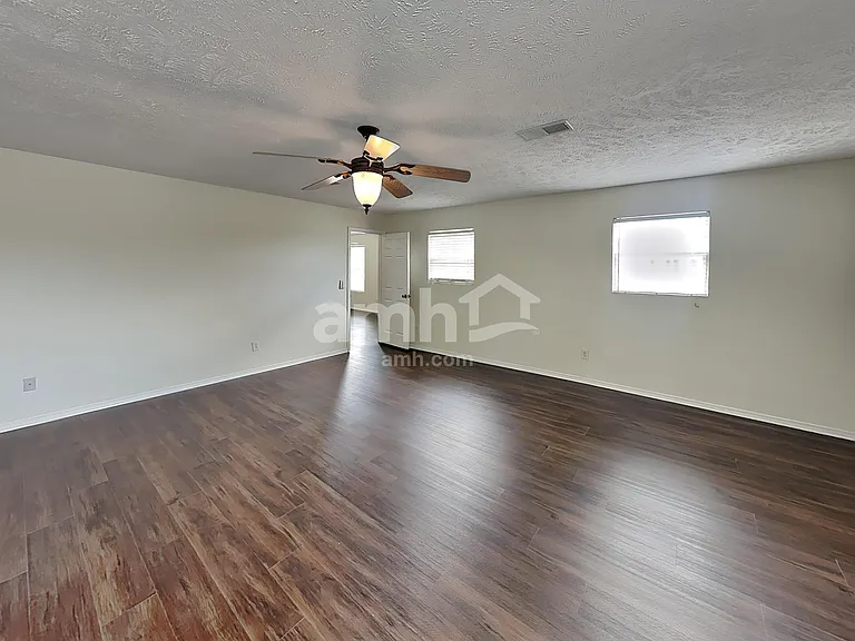 2651 Sutherland Dr — Photo 11