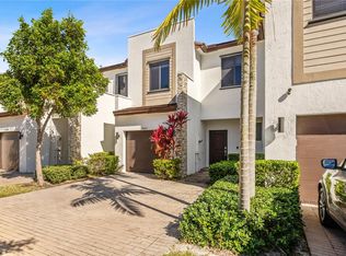 20661 NE 2nd Ct, Miami, FL 33179