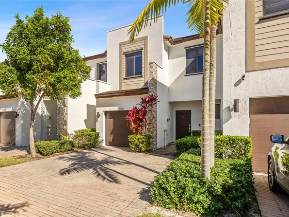 20661 NE 2nd Ct, Miami, FL 33179