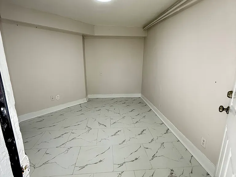 7904 Saint Charles Ave #R6 — Photo 2