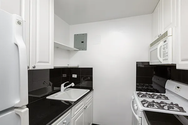 Rented by GoodRock Realty | media 6