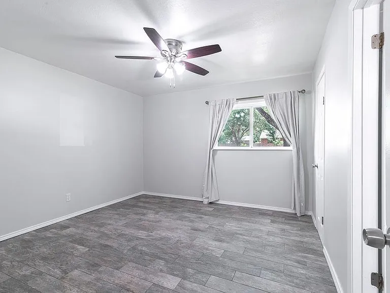 1515 Glenmeadows Dr — Photo 11