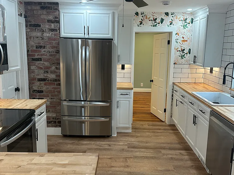 410 Elm St #1 — Photo 8