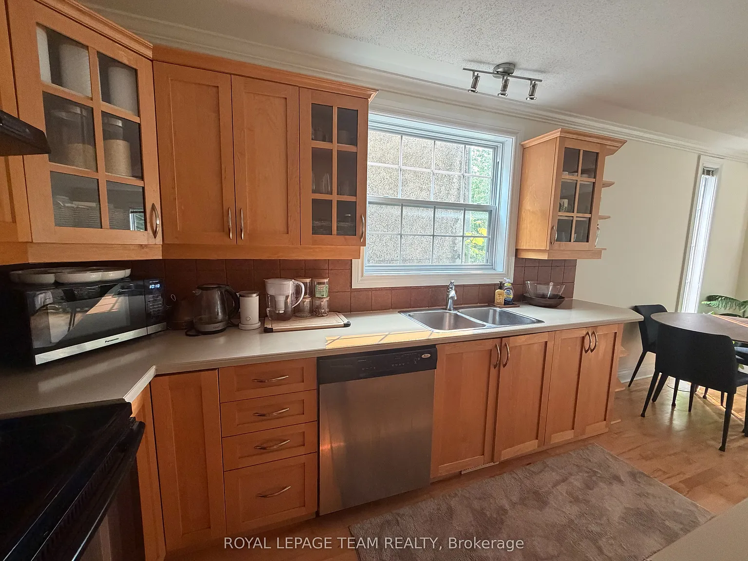 3 bed, $4,195 — Photo 2