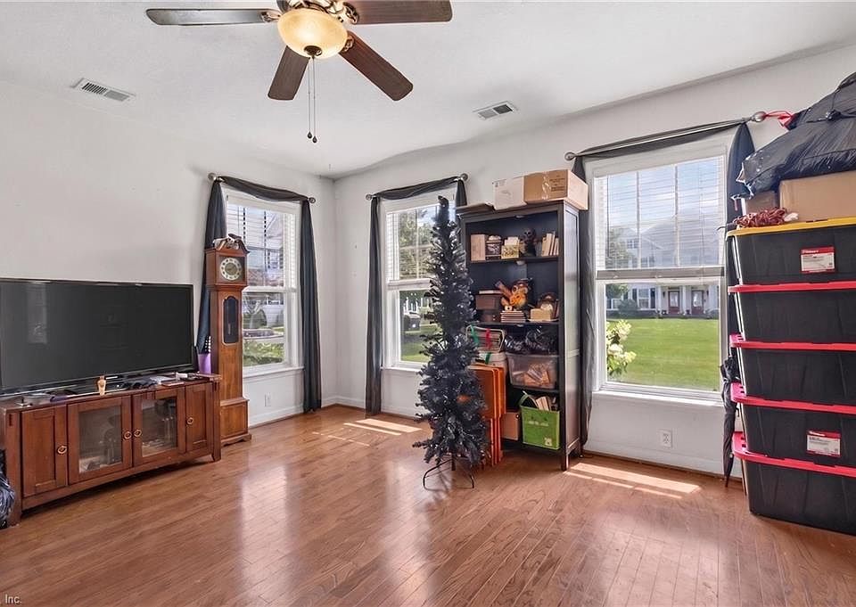 1st image of 523 Nesbit Dr #101