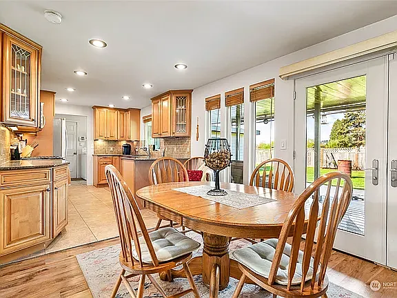 21235 Plaza Dr — Photo 6