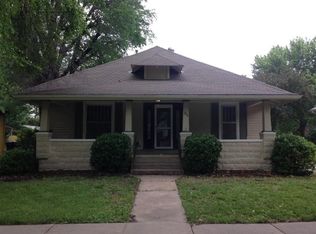 708 E 7th St, Newton, KS 67114