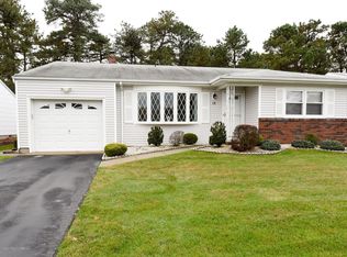 14 Westport Dr, Toms River, NJ 08757