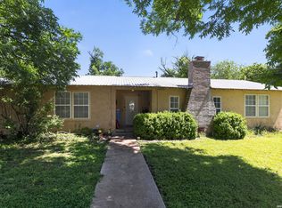 210 W Redbud St, Junction, TX 76849