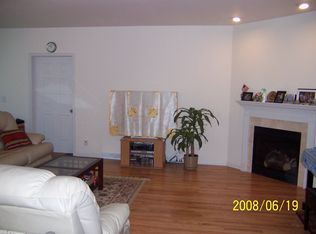 23691 N Cottage Rd, Lake Zurich, IL 60047