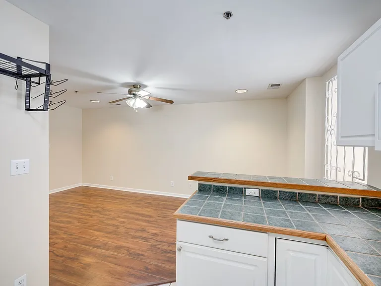 714 Broad St #B — Photo 13