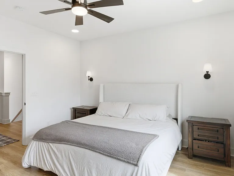 700 N Dupont Ave #311 — Photo 25
