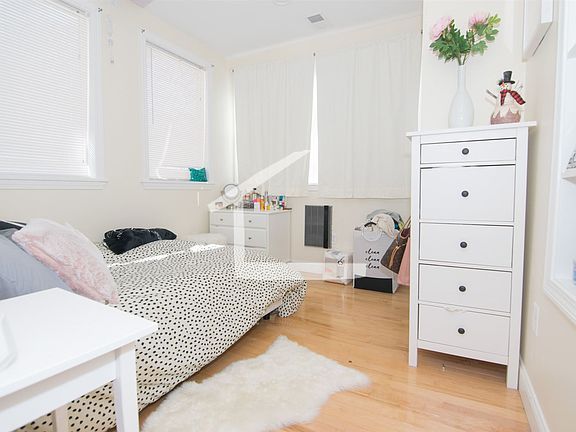 1801 Beacon St. #6 Brookline (Washington Square) Unit Phot