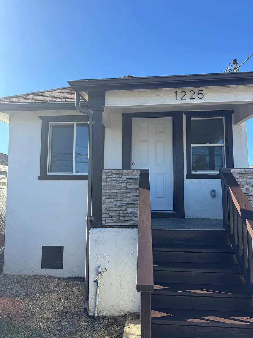 1225 88th Ave photo 1