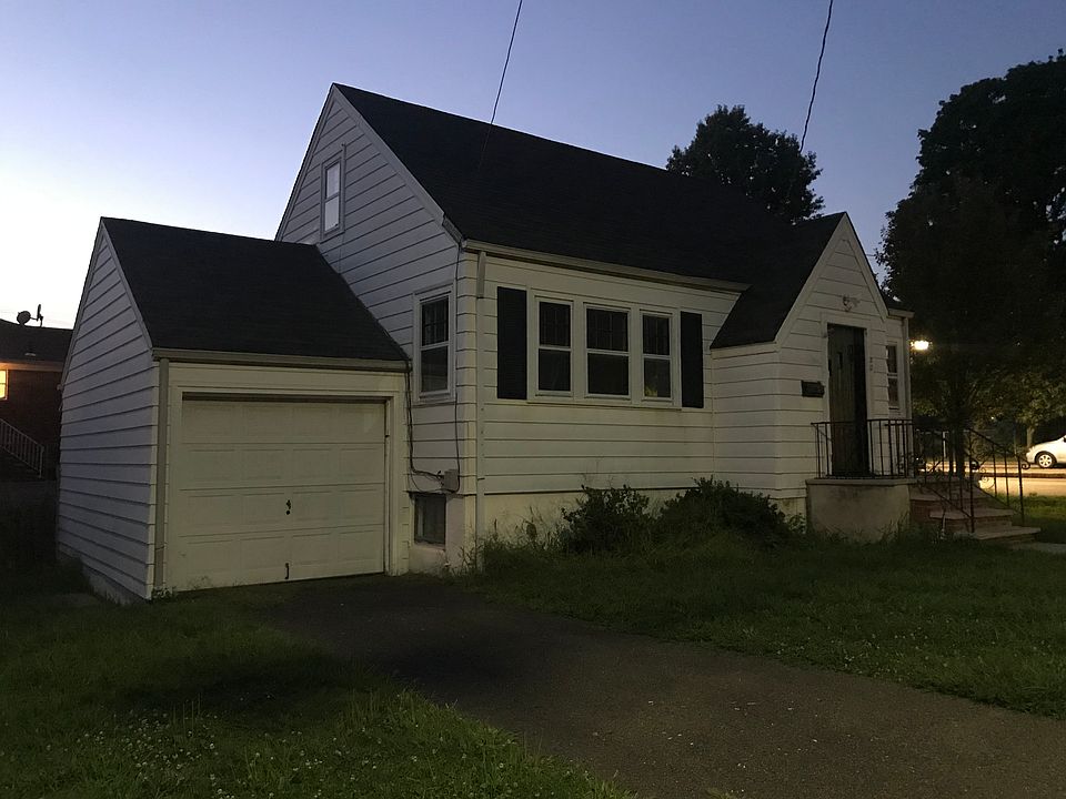 2nd image of 20 8th St
