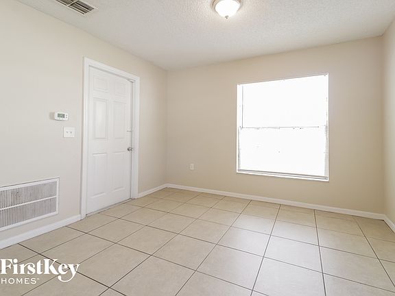 4th image of 7431 Groveoak Dr