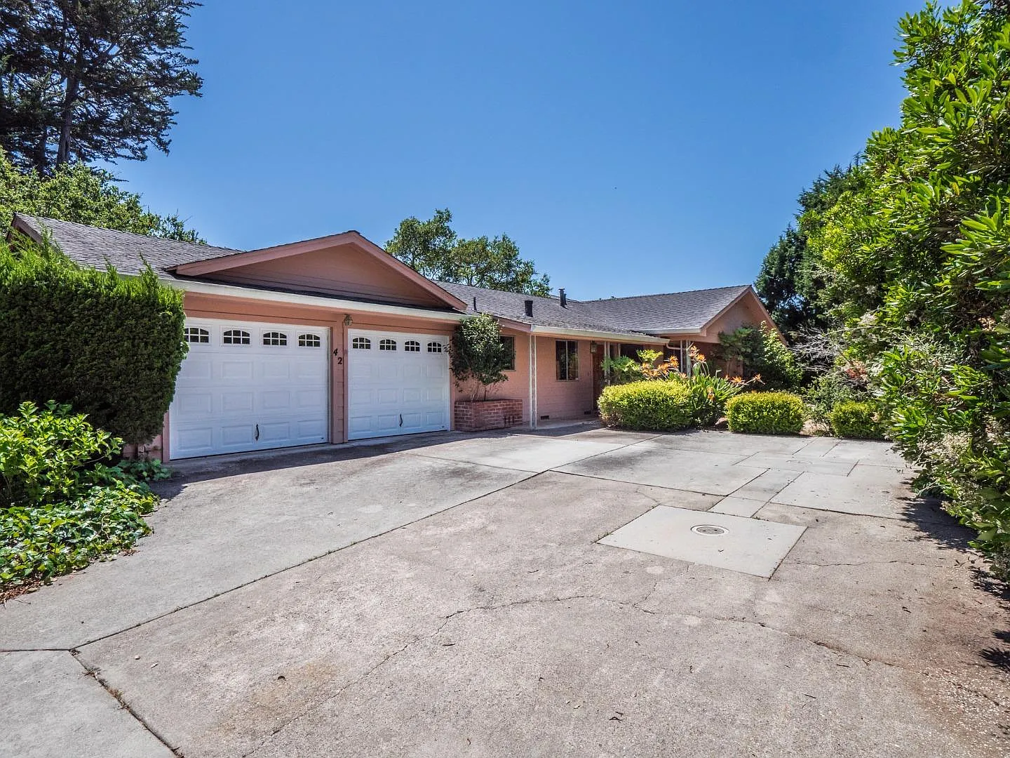 42 Robak Ct photo 1